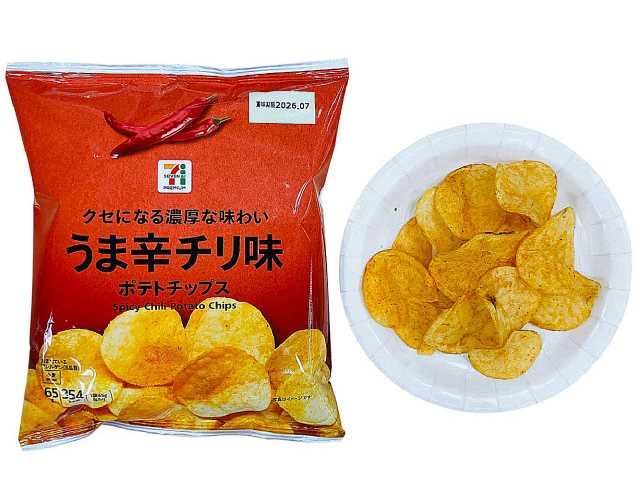 7-Eleven Premium Spicy Flavor Crispy Potato Chips 65g - Savory & Delicious - Japanese Gourmet Souvenir