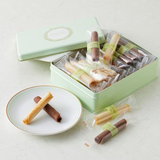 Japan Laduree Limited Vanilla Cocoa Egg Roll Gift Box 2 flavors 16 pieces
