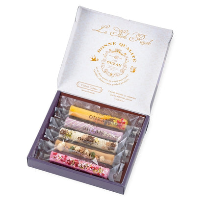 Open Le Stick Rusk gift box with five individually wrapped sticks